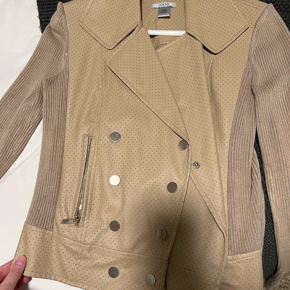 COPY - Super cute tan jacket